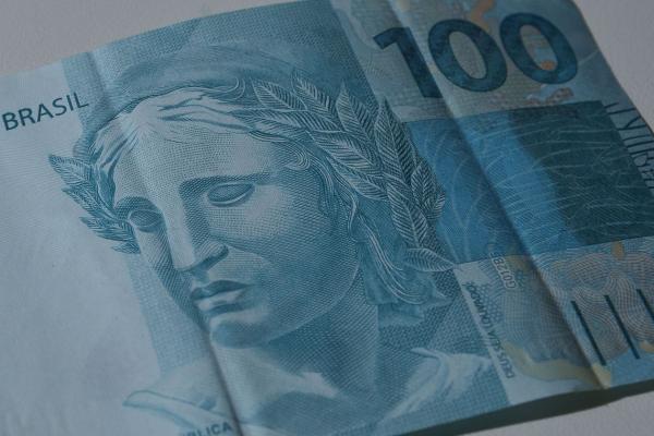 Previsão de crescimento da economia sobe levemente