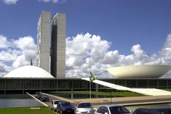 Câmara pode votar marco regulatório de gás natural esta semana
