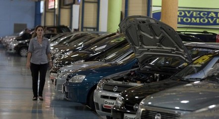 Venda de veículos automotores cai 8% em janeiro, aponta Fenabrave