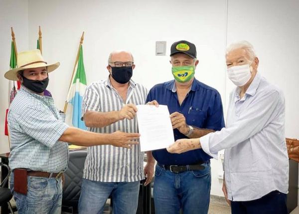 Zé de Oliveira anuncia licitação de pontes no Pindaivão