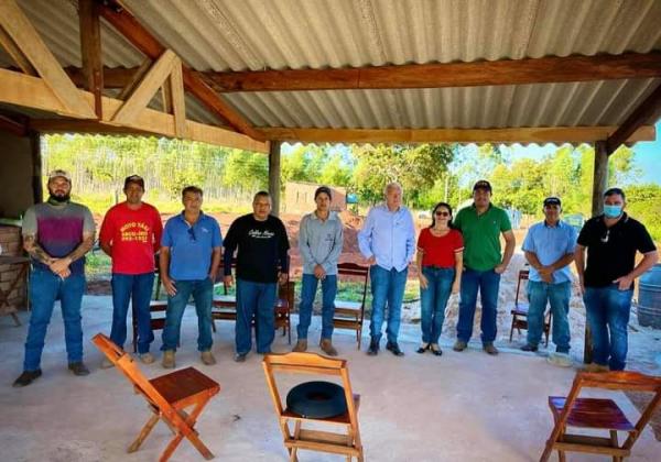 Prefeito Zé de Oliveira visitou o Assentamento Fama