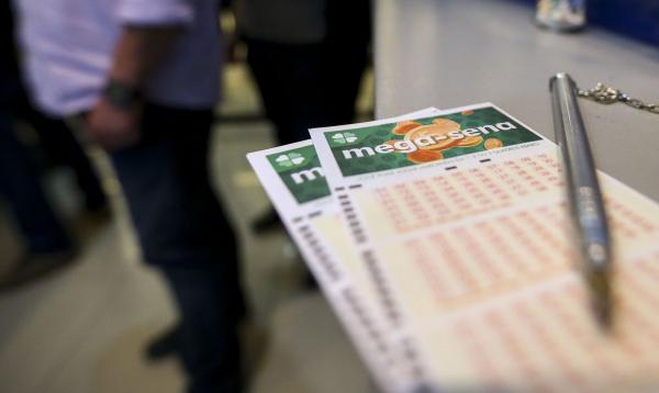 Mega-Sena pode pagar hoje R$ 55 milhões