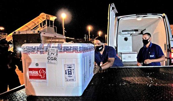 Lote com 70.880 doses de vacina contra a Covid-19 chega no MS