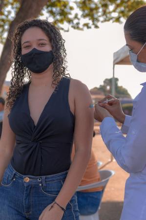 Rio Verde vacina nesta segunda-feira adolescentes de 16 anos
