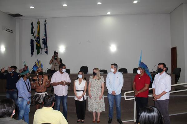 Soraya entrega emenda de 500 mil para Anastácio