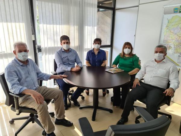 Estado discute parceria para implantação de serviço de transplante renal e hepático em MS