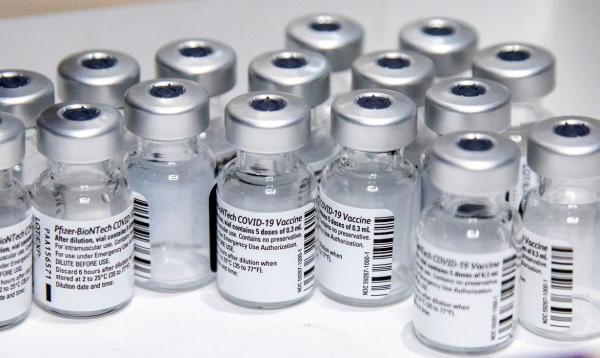 Covid-19: nova remessa de vacinas da Pfizer chega ao país