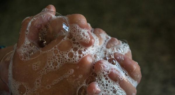 Crianças e sujeira: brincadeira livre e limpa, sem excessos