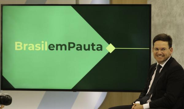 Auxílio Brasil deve beneficiar 17 milhões de brasileiros