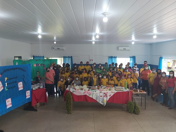 Feirinha do JEPP: Alunos da área rural expõem produtos desenvolvidos em sala  