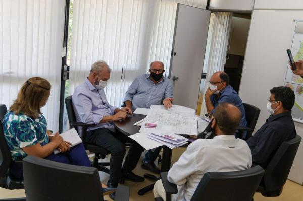 Prefeito Réus apresentou ao secretário Geraldo Rezende projeto de reforma do Hospital Municipal de Rio Verde