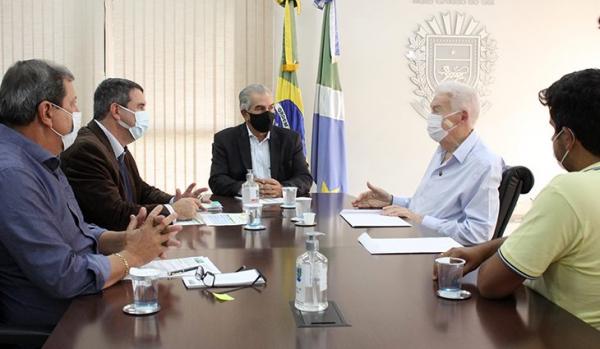 Governo Presente: Reinaldo atende prefeito Zé de Oliveira que pede obras de infraestrutura