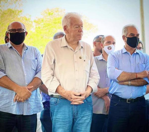 Em setembro, Reinaldo entregava em Rio Verde pavimentação da “Estrada das Águas”