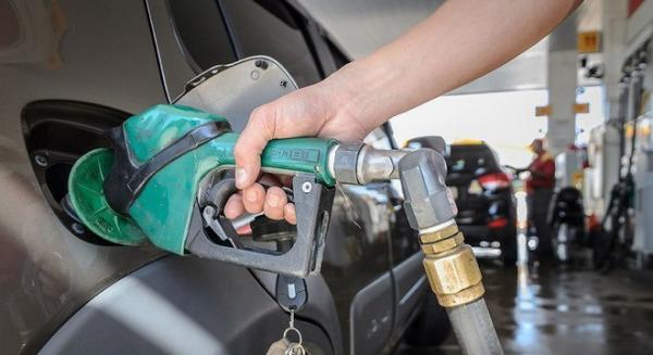 Gasolina aditivada é melhor opção para o carro em quase todo o país