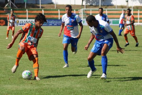 Águia Negra perde e é rebaixado