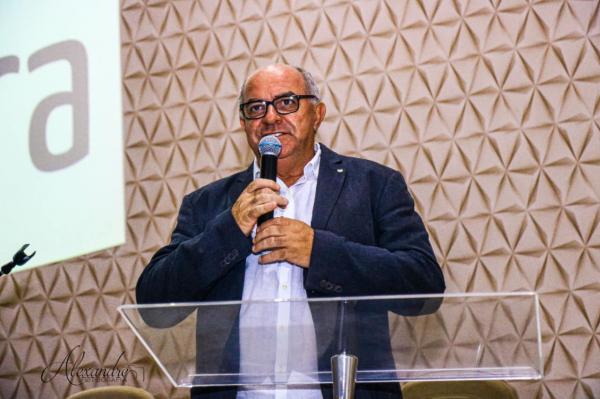 Prefeito Réus prestigiou formatura da Universidade Anhaguera Uniderp  