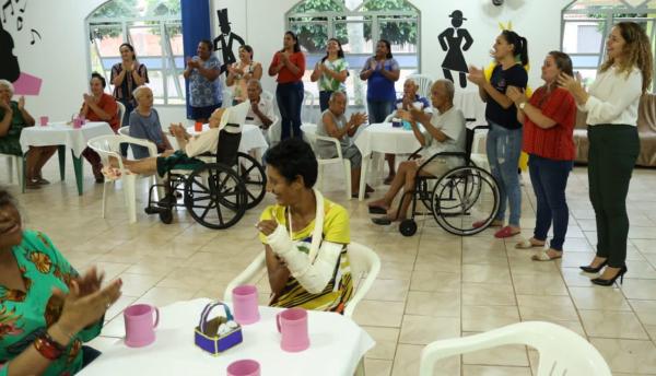 Secretaria de Assistência Social promoveu festa da Páscoa para os idosos