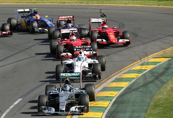 Diretor nega que Mercedes desenvolva motores diferentes para clientes na F1: “Seria muito caro”