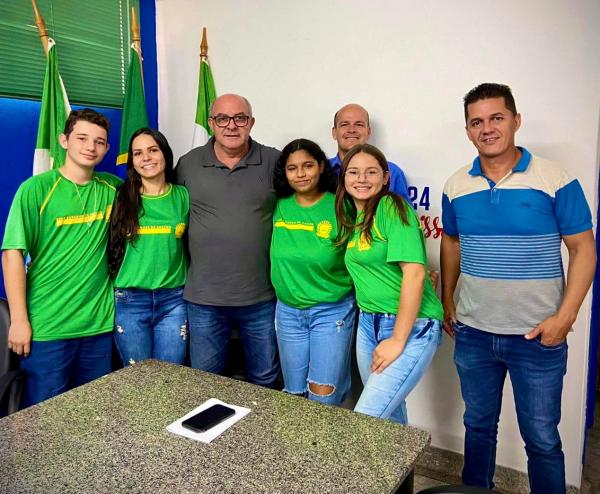 Prefeito Réus recebeu alunos do Grêmio Estudantil do TBR 