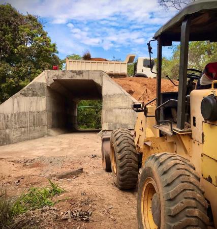 Prefeitura entrega ponte de concreto na região da Colônia Paredes