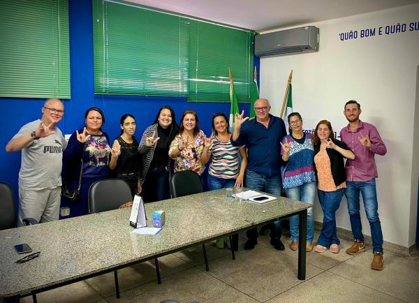 Prefeito Réus reuniu-se com a comunidade surda de Rio Verde