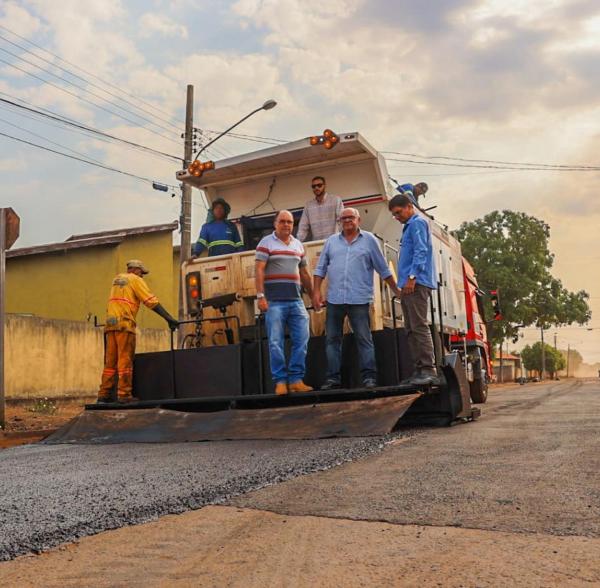 Prefeito Réus vistoriou obra de pavimentação no bairro José Antônio