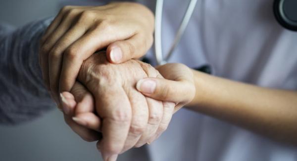 Entenda o que é o Parkinson, as causas, os sintomas e como tratar a doença