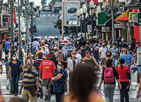 Brasil tem 33.795,688 recuperados da covid