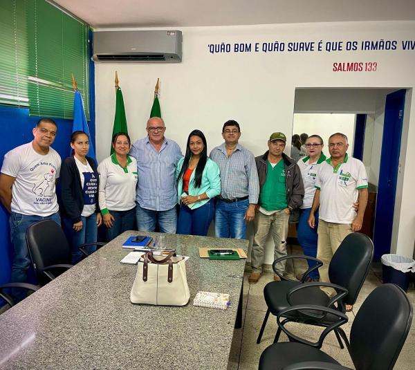 Prefeito Réus recebeu servidores temporários de endemias