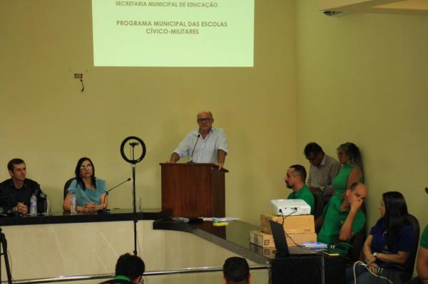 Audiência pública discutiu a implantação de escola cívico-militar em Rio Verde