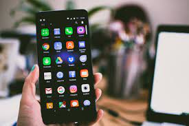 O que fazer se seu celular caiu na água?
