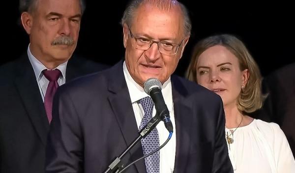 Alckmin enfrenta má vontade e boicote de Gleisi e Mercadante na Transição