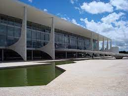Deputados pedem impeachment de Lula por dispensa de licitação