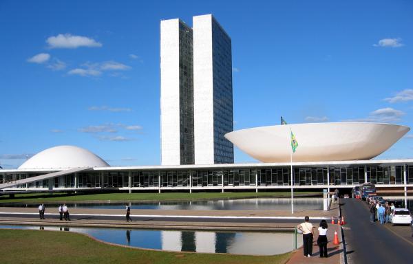Congresso estica folga do carnaval até março