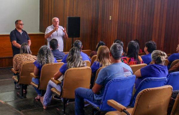 Prefeito Réus reuniu-se com corpo docente e definiu metas para o ano letivo de 2023    
