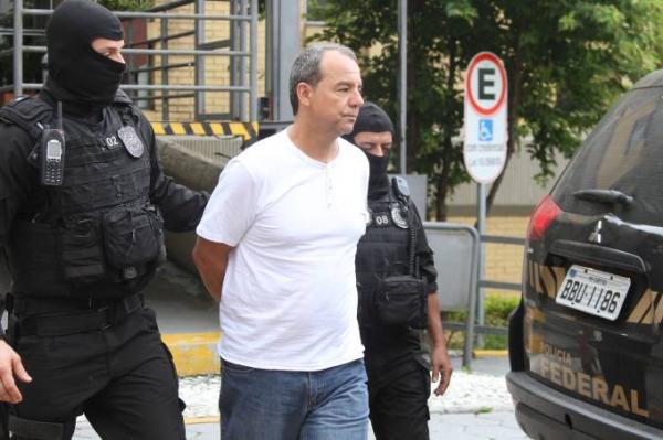 Dinheiro desviado por Cabral vai pagar aposentados do Rio 