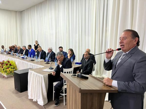 Deputado Gerson Claro critica criminalização da política