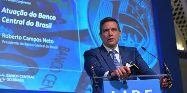 Campos Neto culpa governo por juros altos: ‘deve muito’