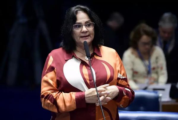 ‘O que me resta é orar’, diz Damares sobre Zanin no STF