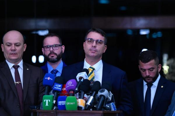 Oposição pede o impeachment de Barroso