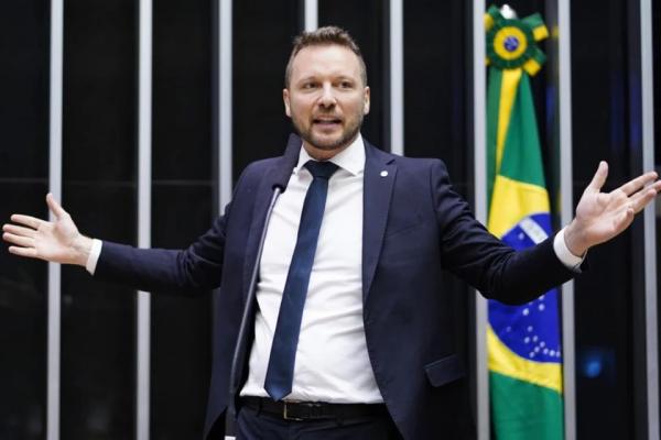 Vice-líder chama de 