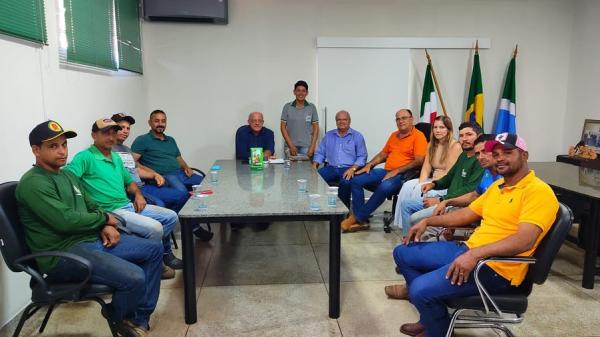 Prefeito Réus busca o fortalecimento da manutenção da arborização urbana 