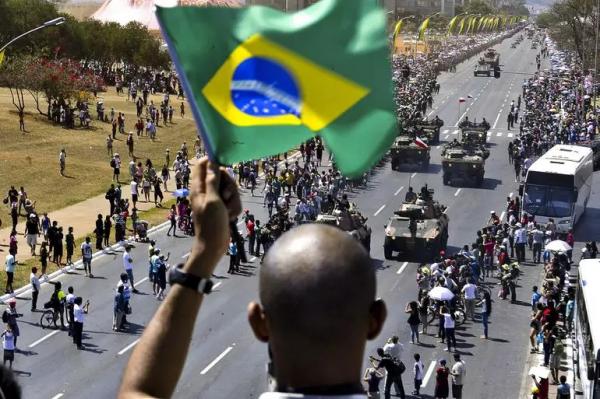 Desfile do Dia 7: Planalto deve acionar ‘mortadelas’ contra vaias a Lula