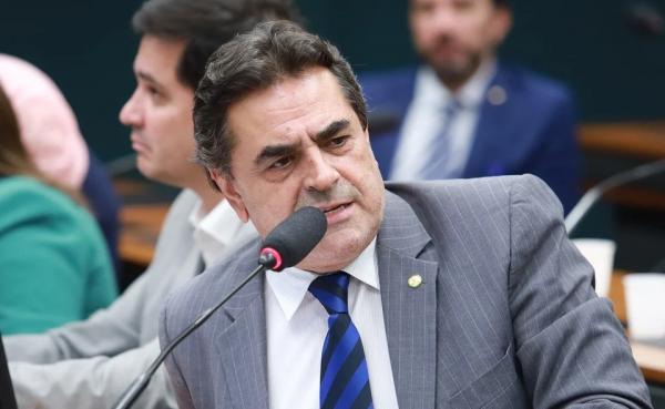 PEC autoriza o Congresso a derrubar decisões do STF