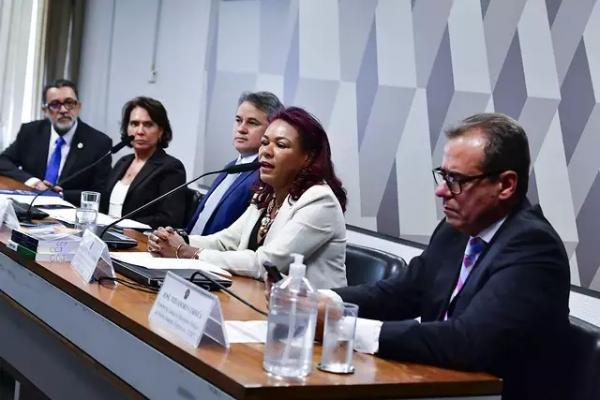 Governo Lula ignora PEC das Drogas no Senado