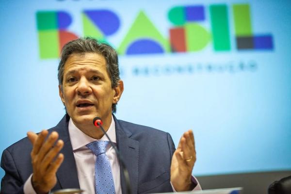 Desautorizado por Lula, Haddad se volta contra jornalistas