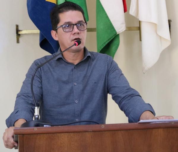 Vereador Carlos da Rocha Pontes enaltece trabalho de seus pares 