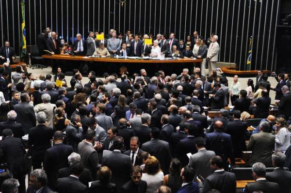 PSB vai votar contra reformas trabalhista e da Previdência