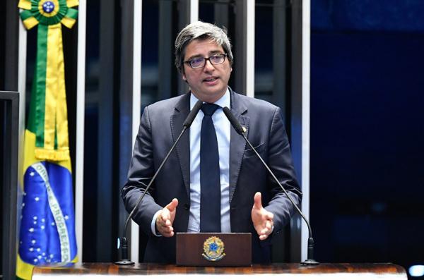 Líder do PL contradiz Pacheco e fala em devolução de MP