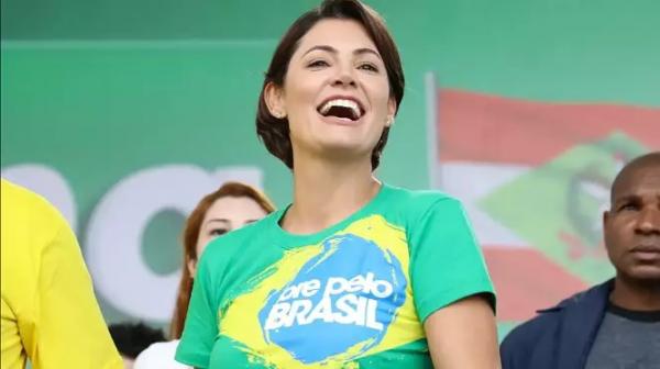 “Nenhuma arma forjada prevalecerá”, diz Michelle após operação da PF